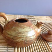 Teapot in sandis