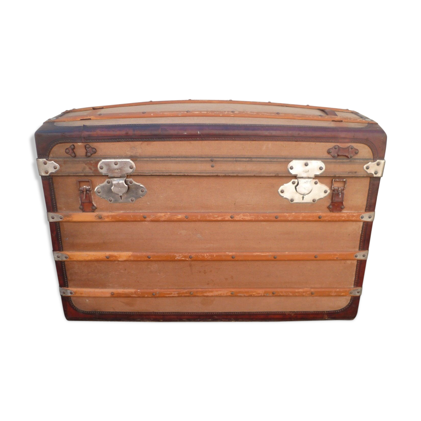 Domed quality b.b paris nineteenth century travel trunk