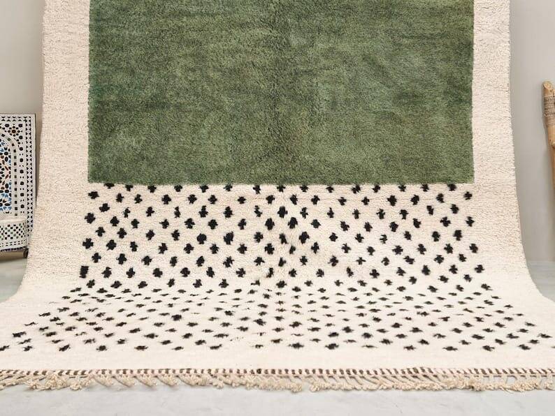 Handmade pure wool rug, size 140 x 260 cm.