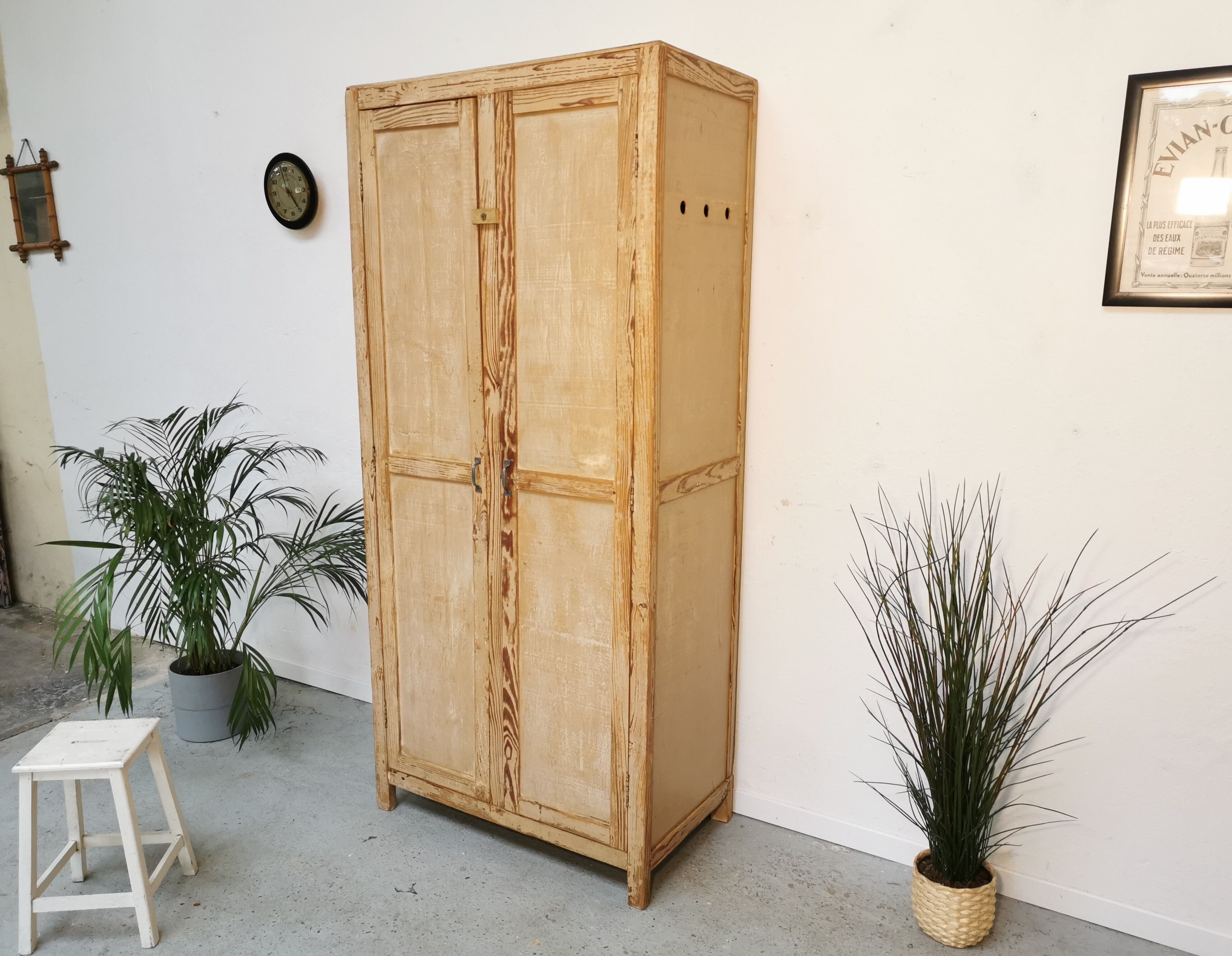 Armoire parisienne vintage