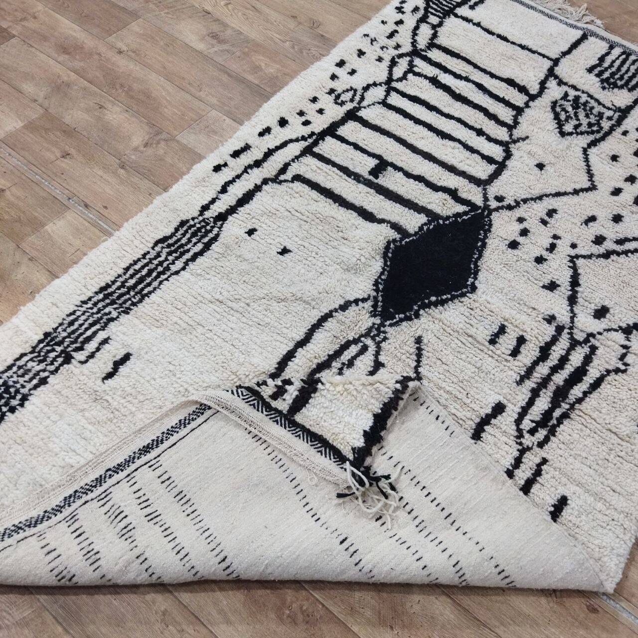 Handmade wool Berber rug 240 X 140 CM
