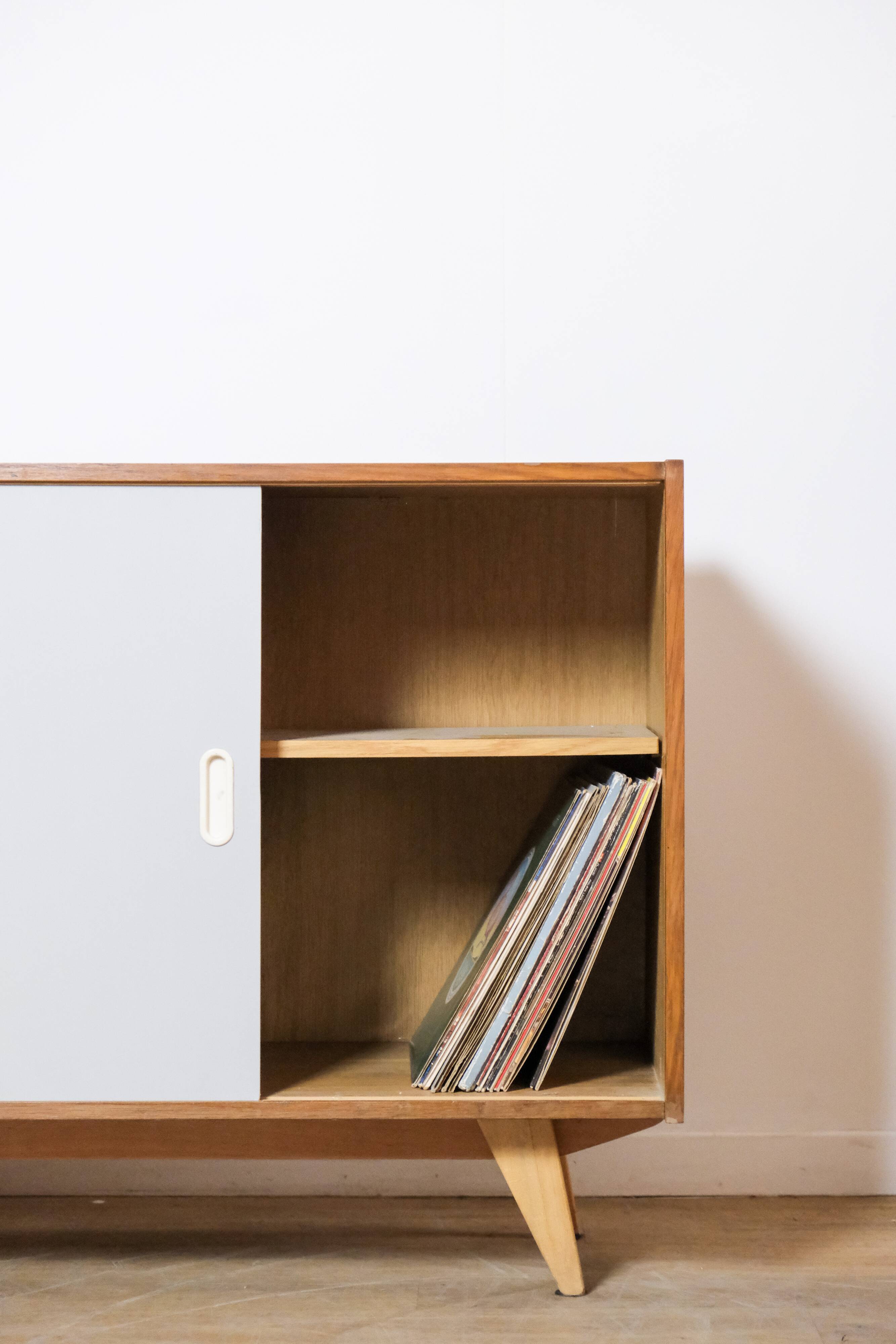 Jiroutek sideboard sliding doors