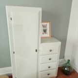 Asymmetrical wardrobe