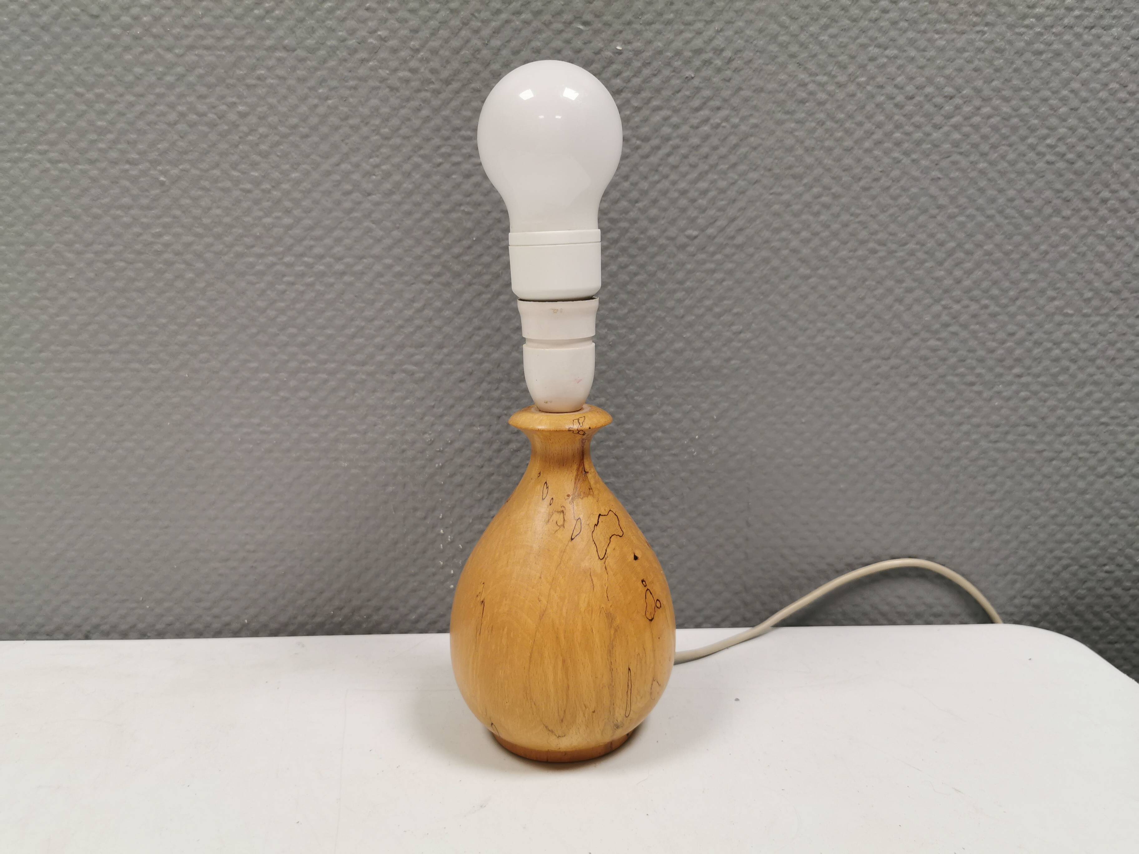 Danish lamp turned in pine wood with the most beautiful markings