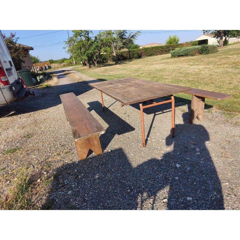Industrial or communal table with benches