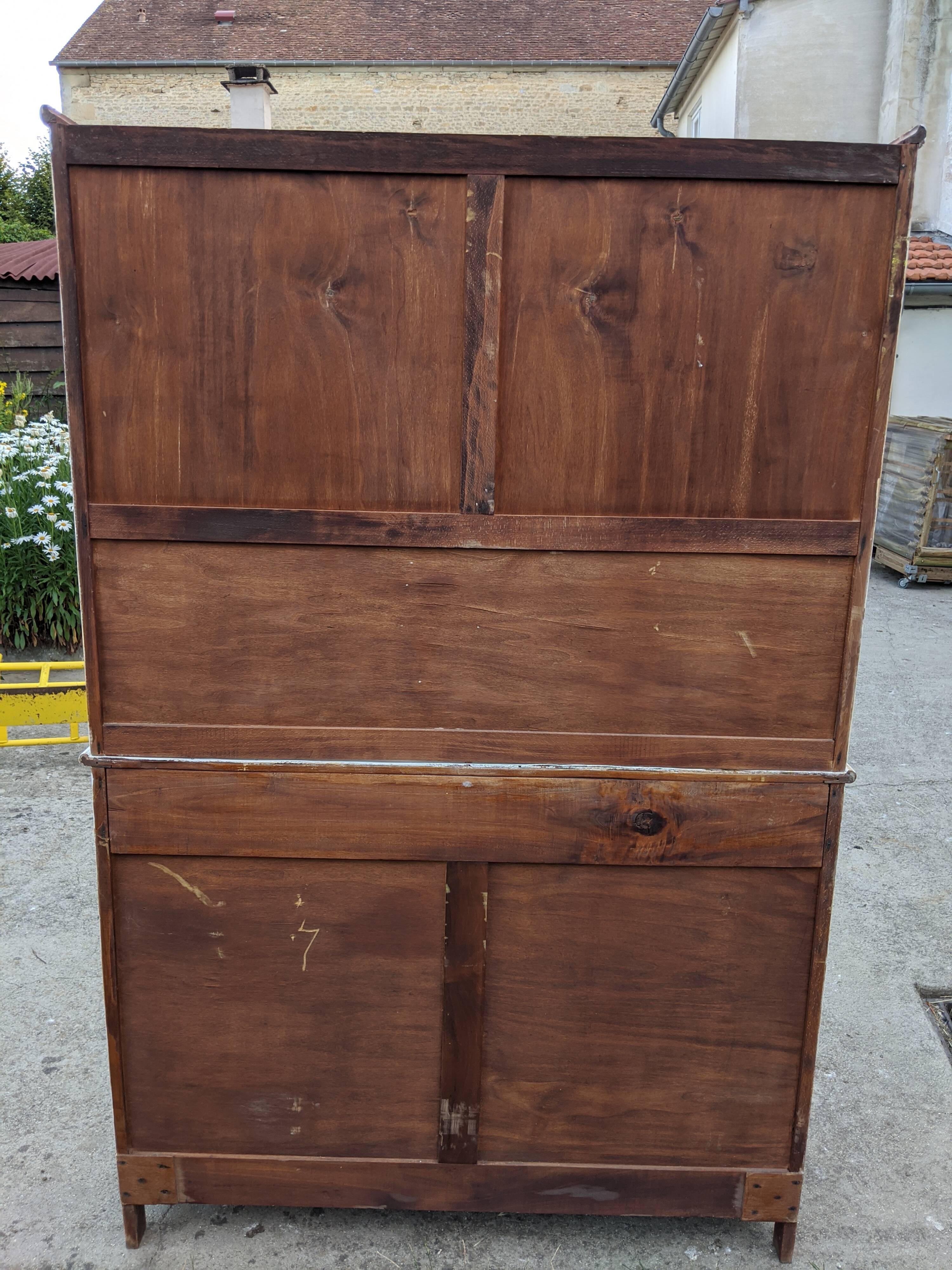 Old buffet two white bodies 50s