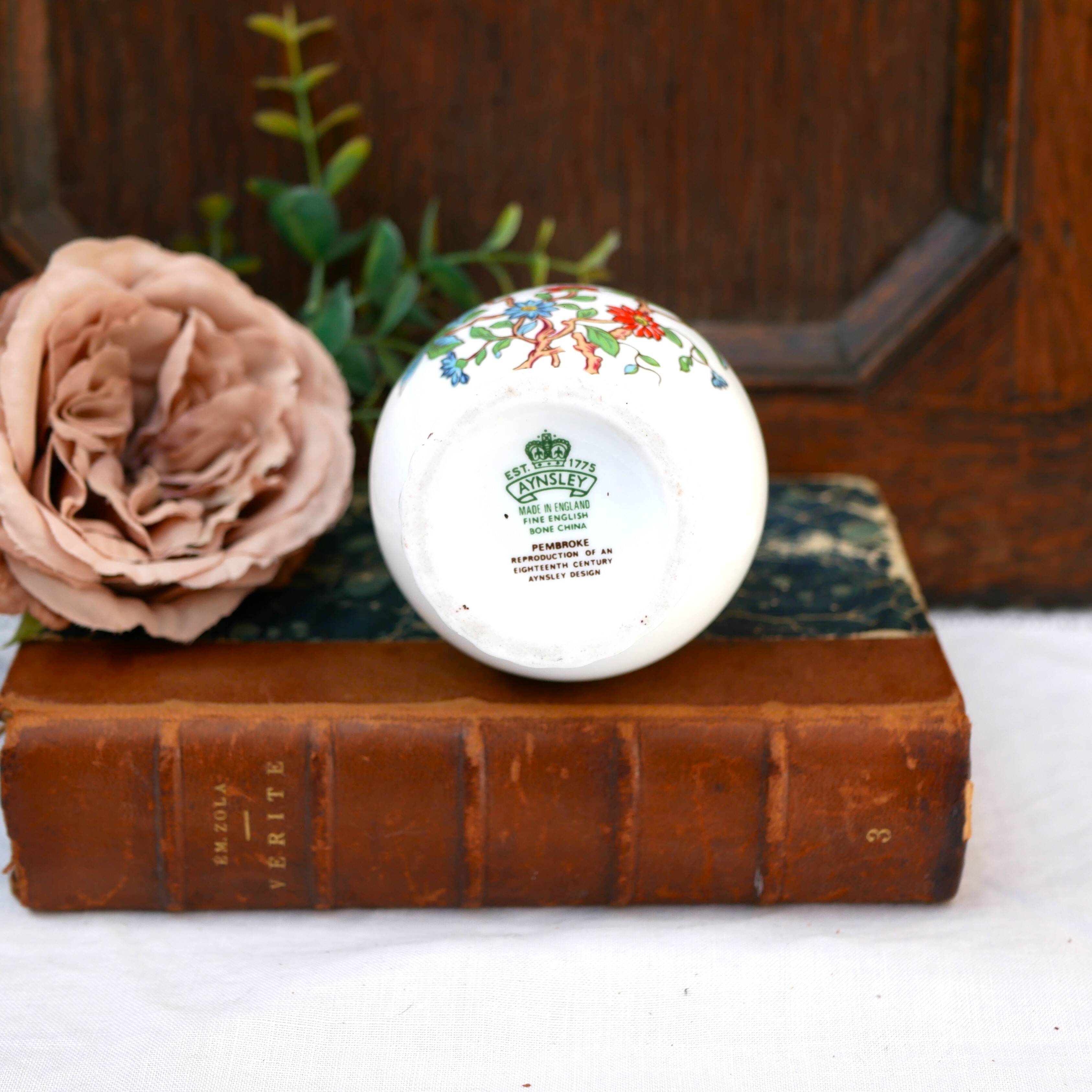 Single flower vase in the Pembroke design by Aynsley