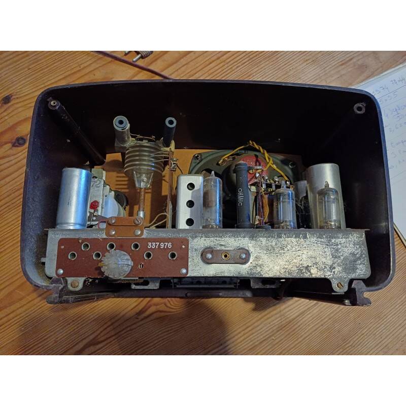 Poste radio bakélite "Radialva"