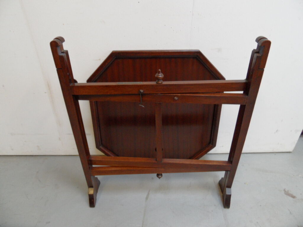 Table d’appoint pliable vintage en acajou