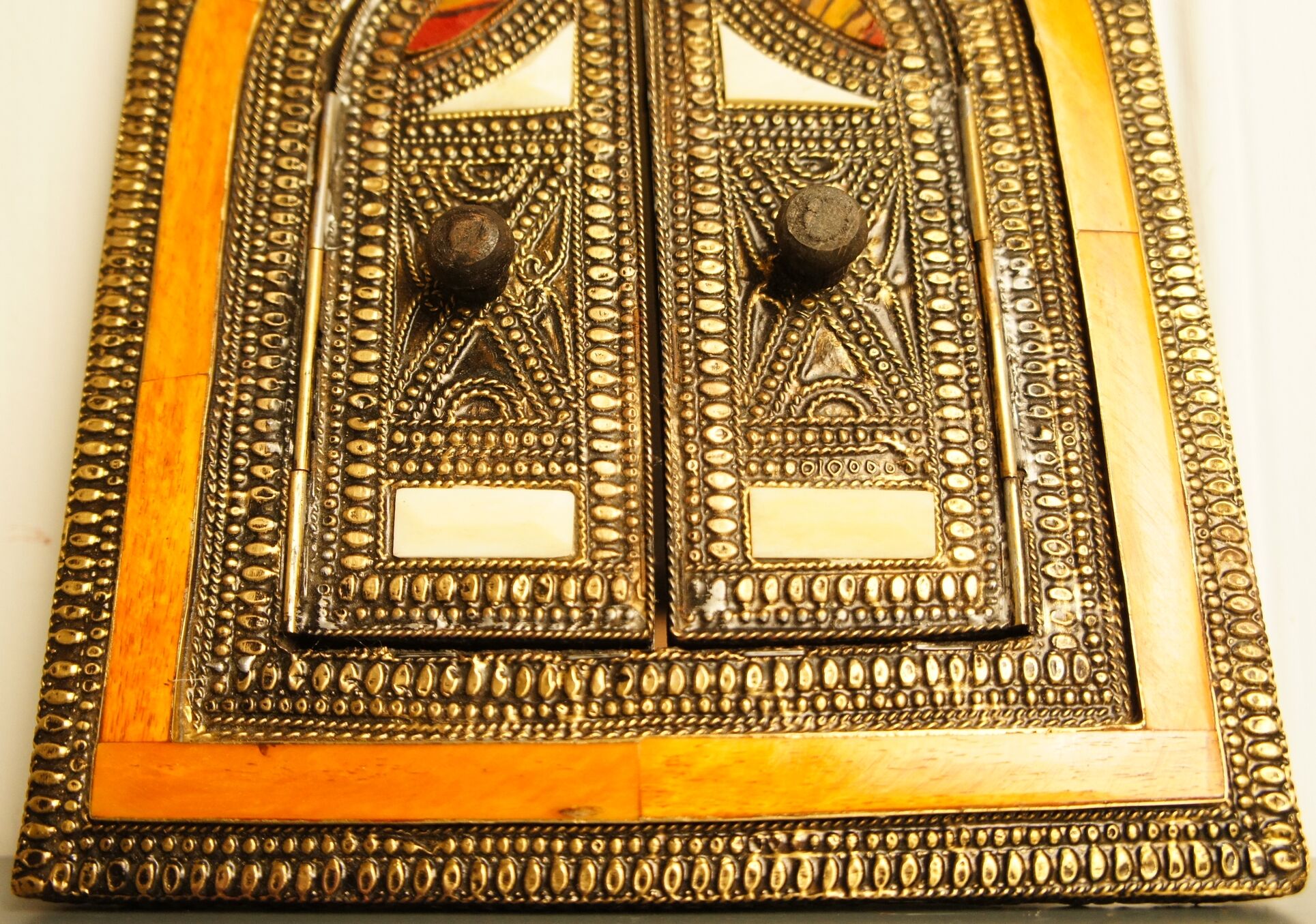 Mirror opening Berber metal, wood, bone and leather, circa 1980