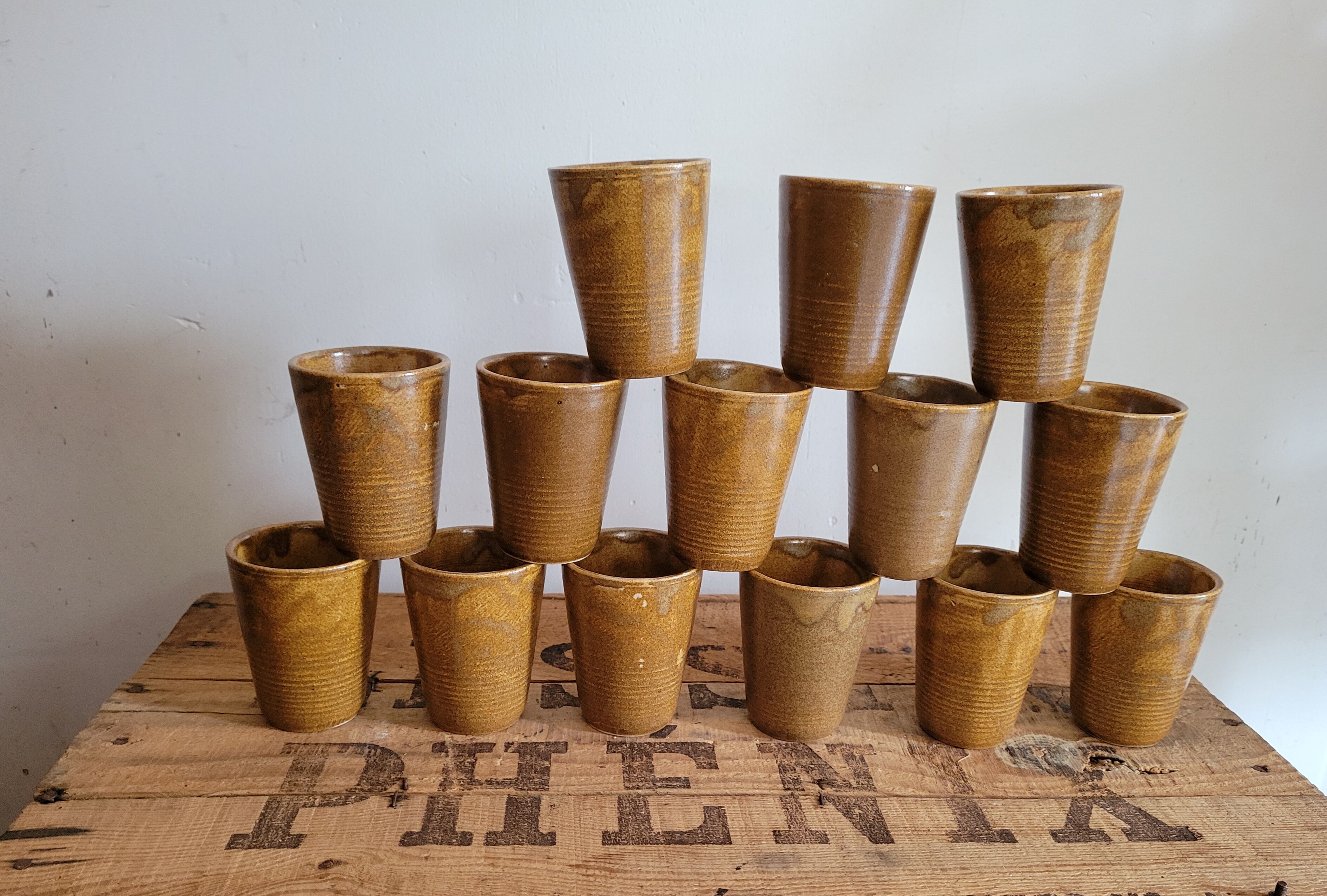 14 cups Digoin sandstone