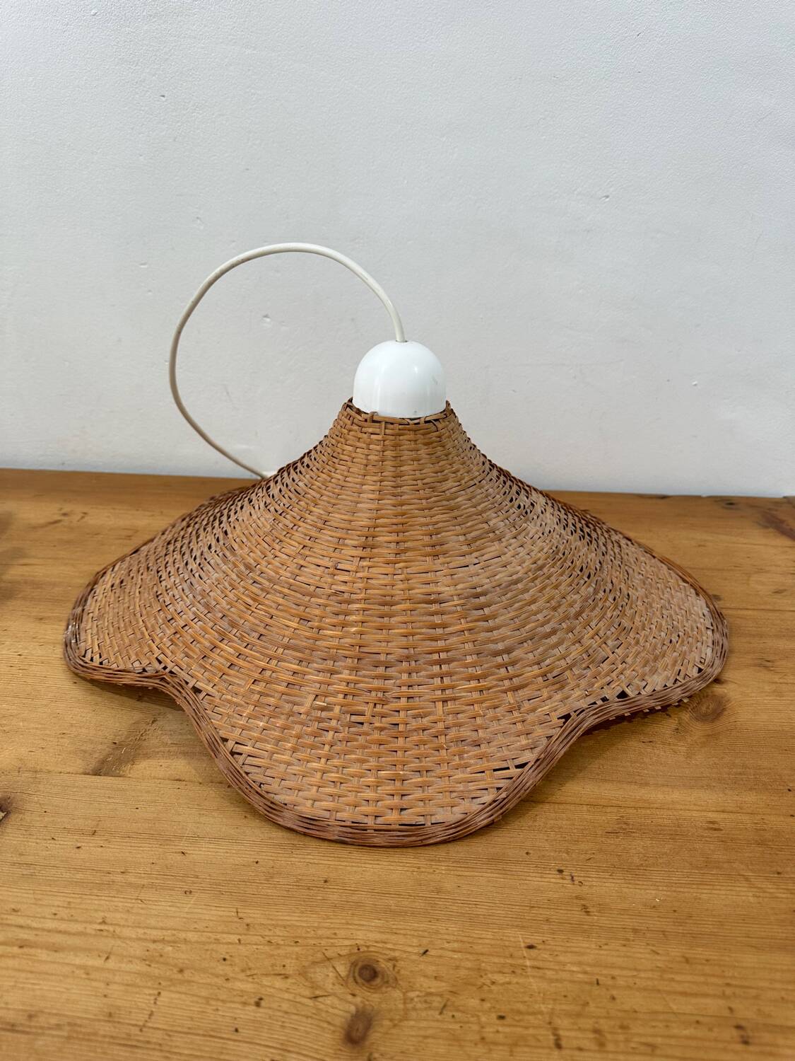 Rattan suspension