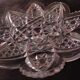 Beurrier ancien en verre taillé