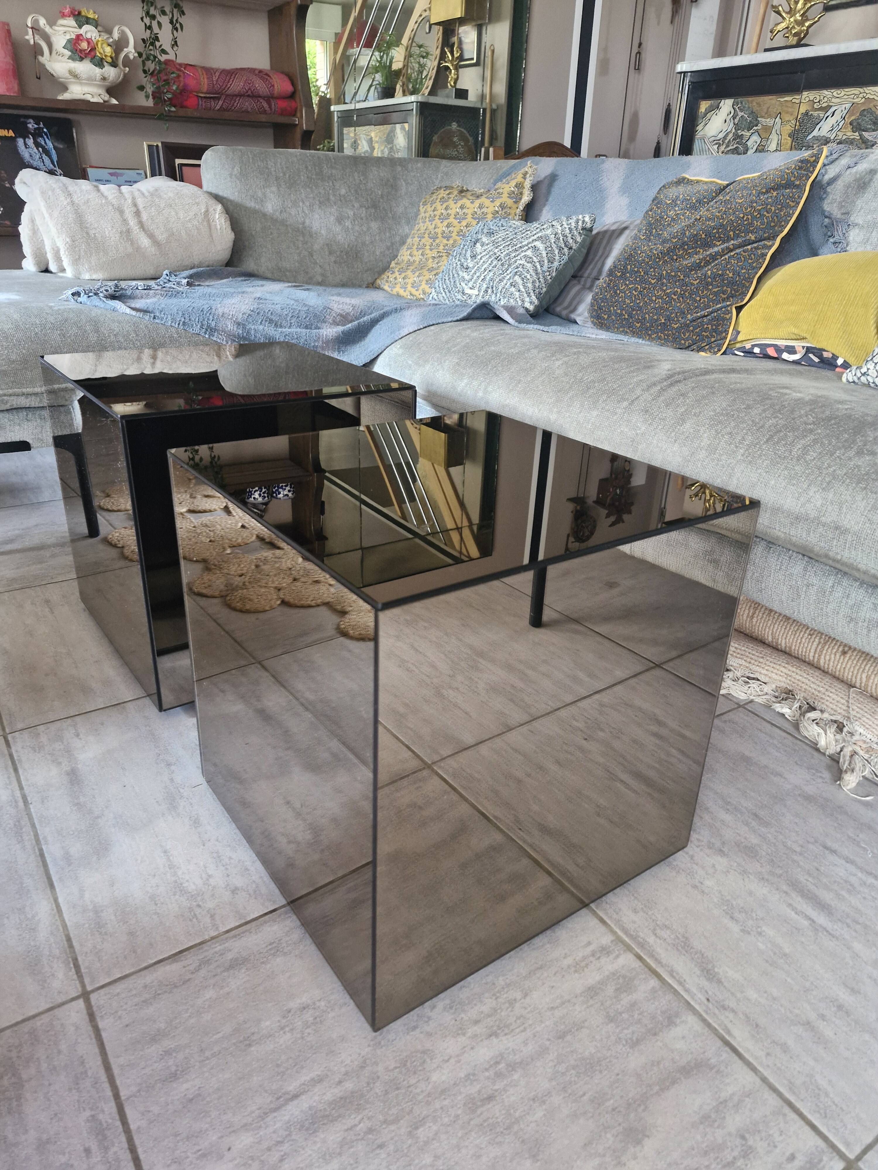 Pair of amber mirror cubes