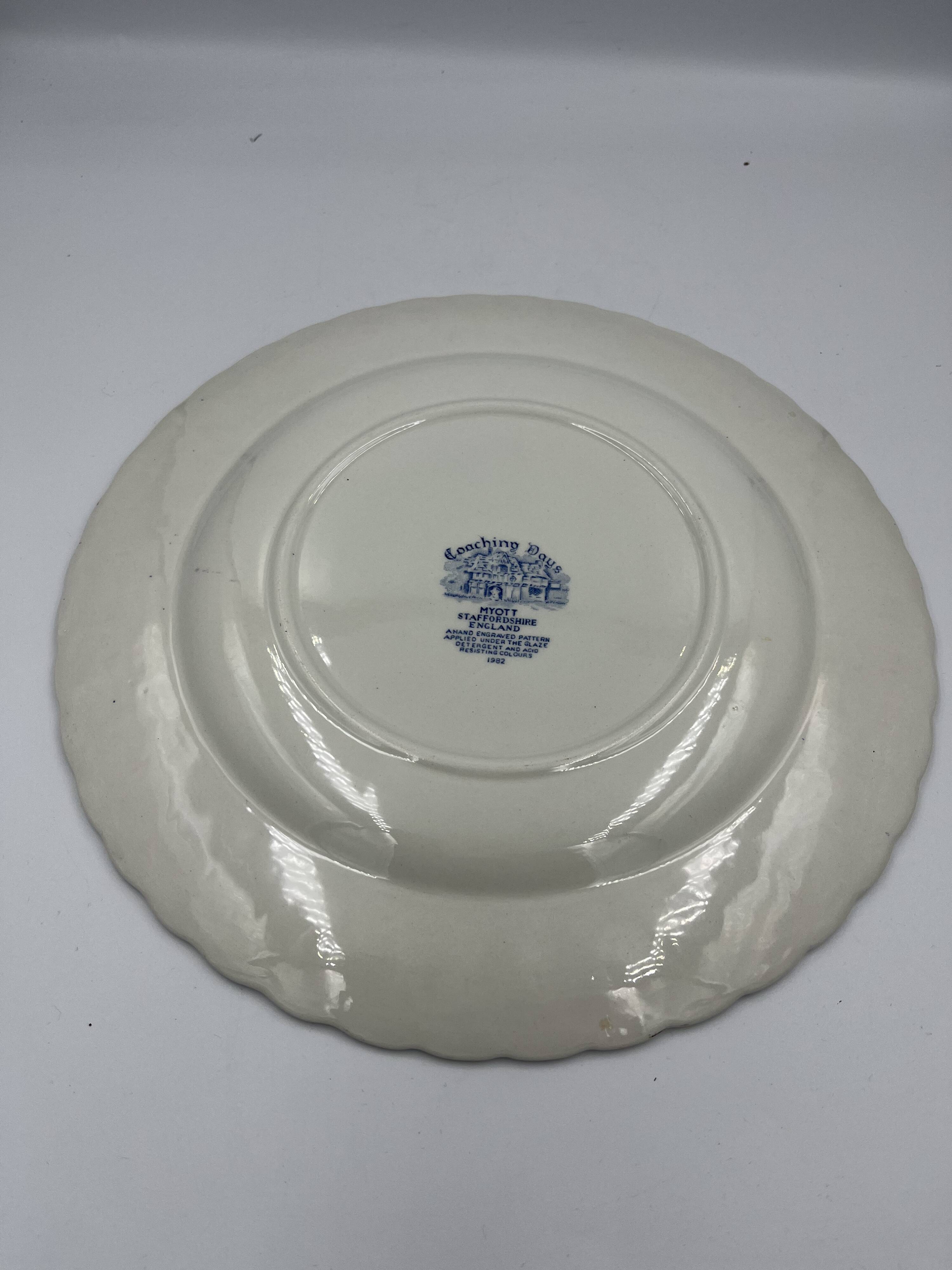 Flat plate country décor 60s