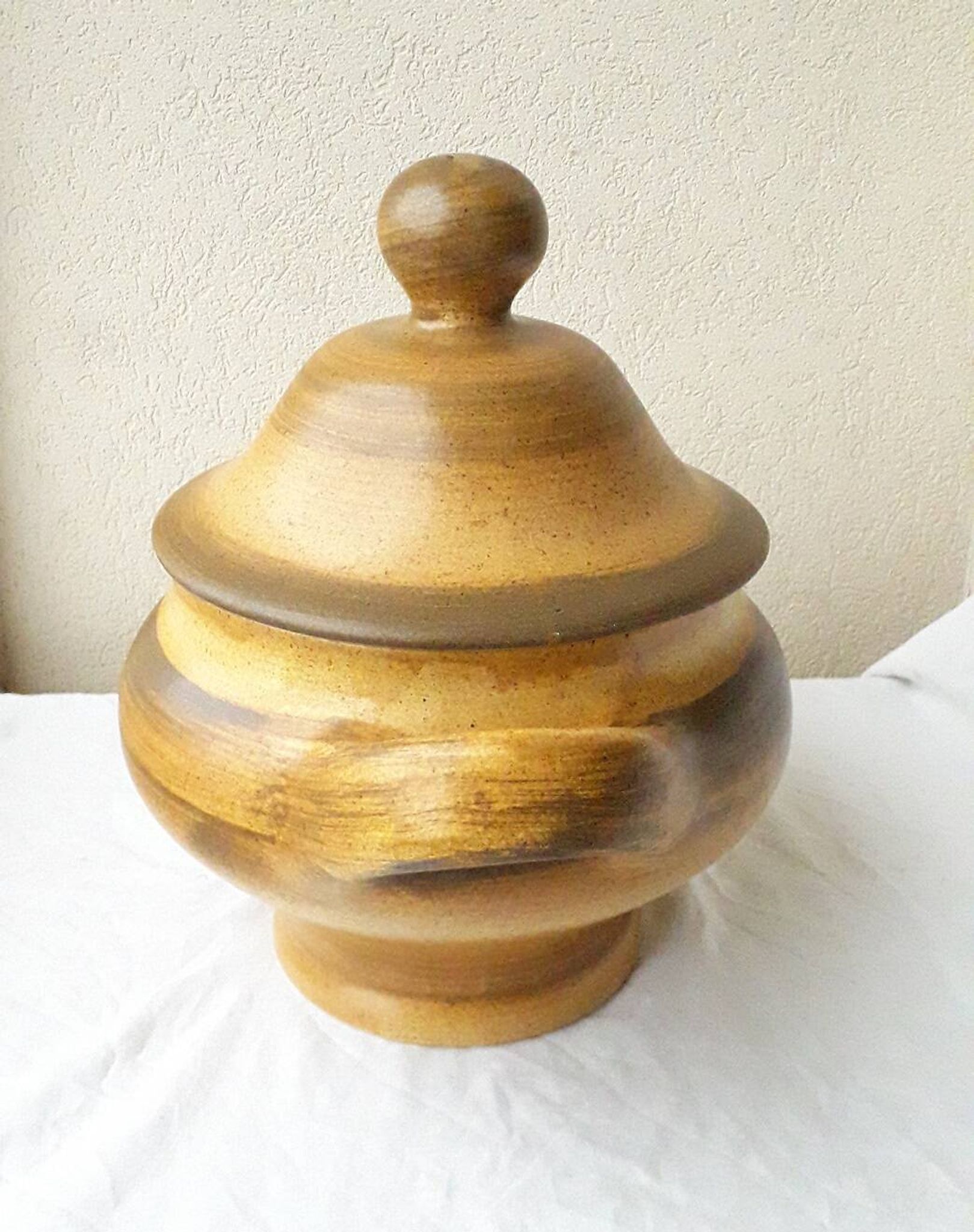 Ceramic soup tureen