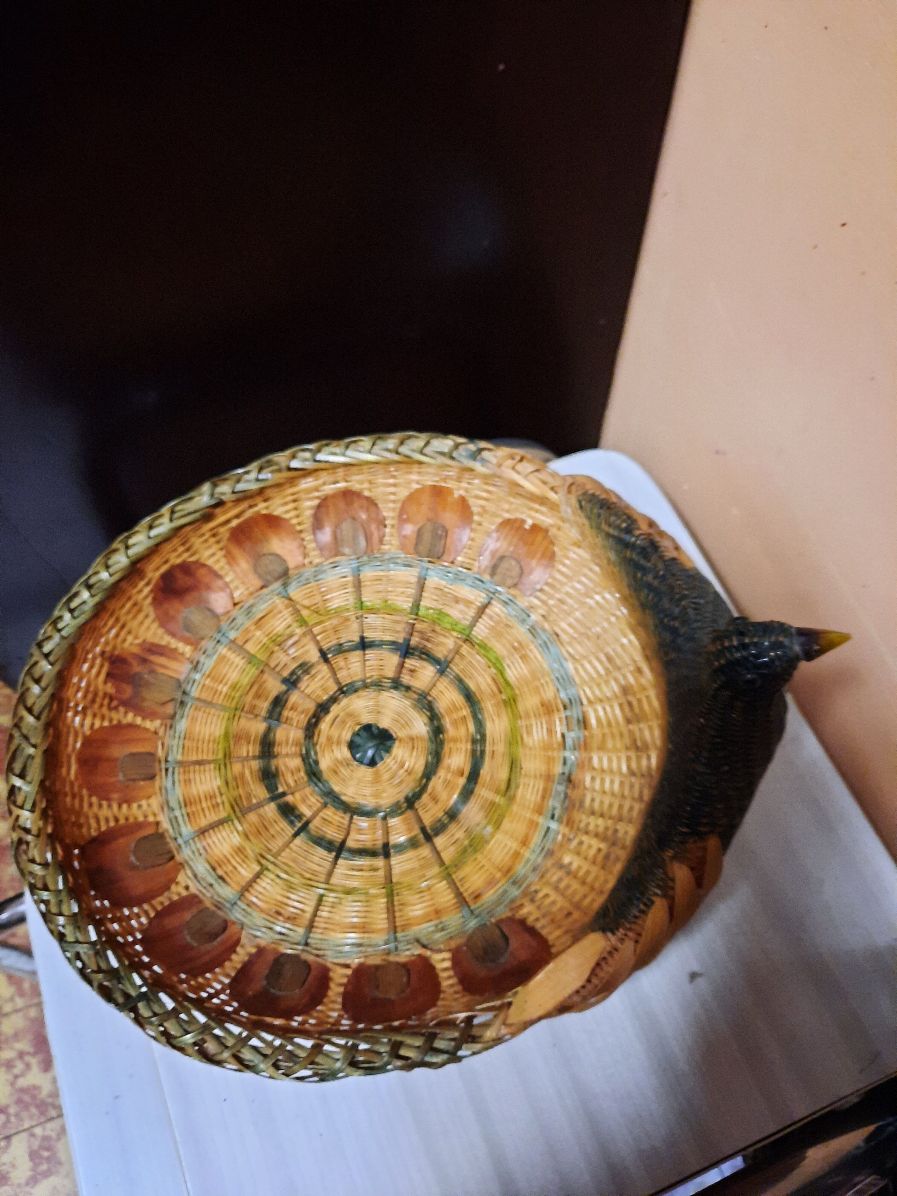 Peacock-shaped basket