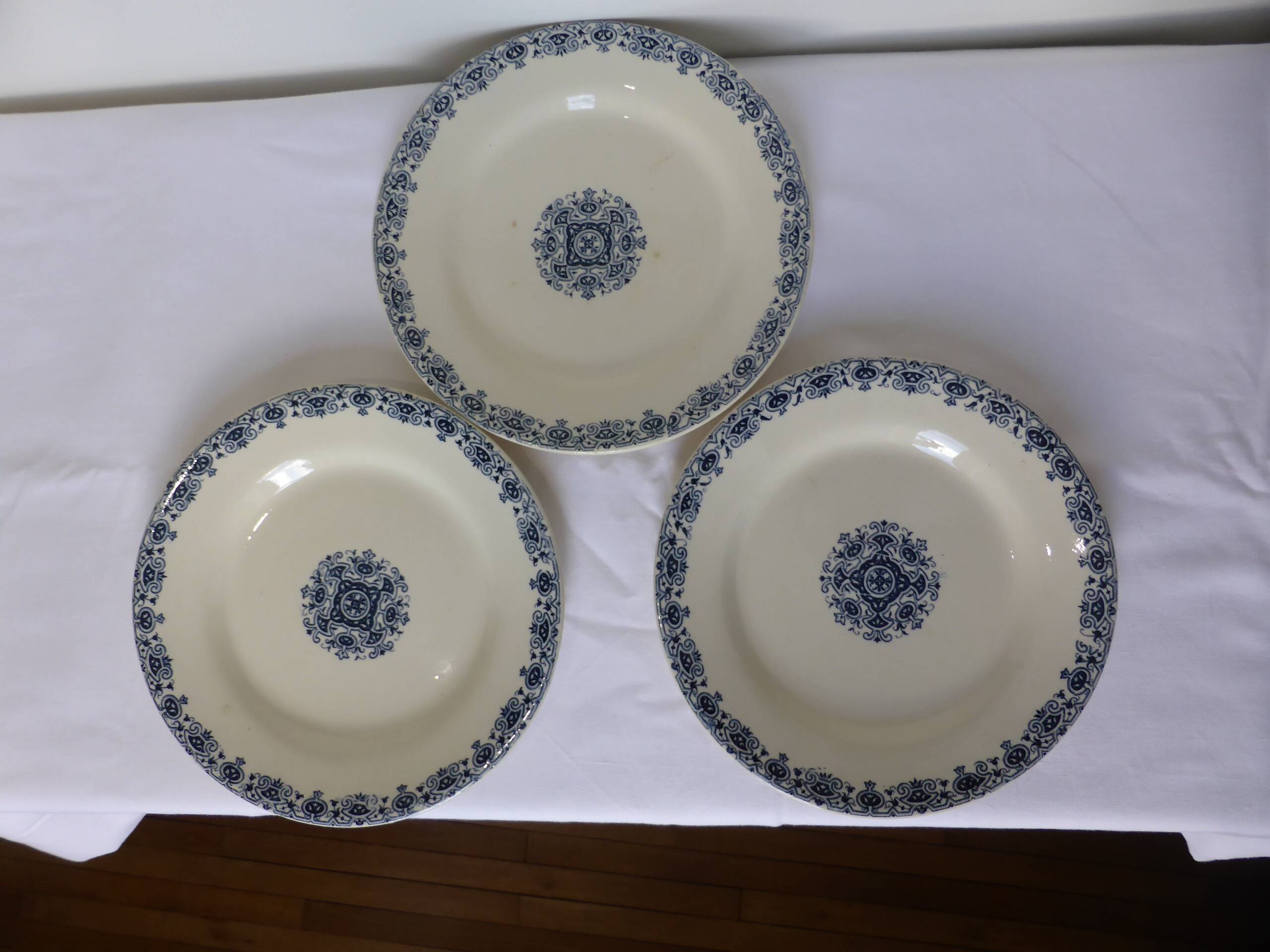 3 Gien dinner plates, Montmorency pattern 220606