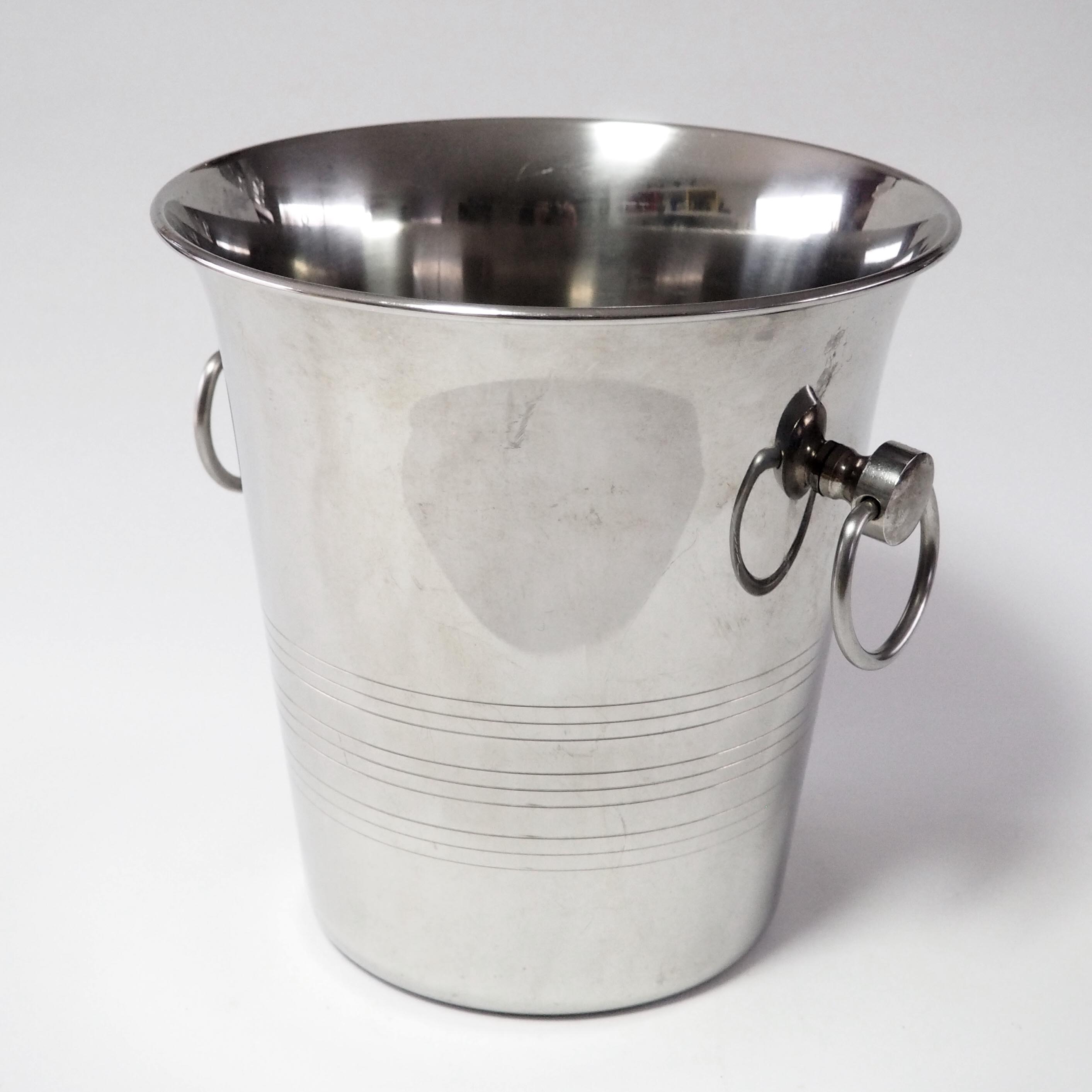Classic champagne bucket