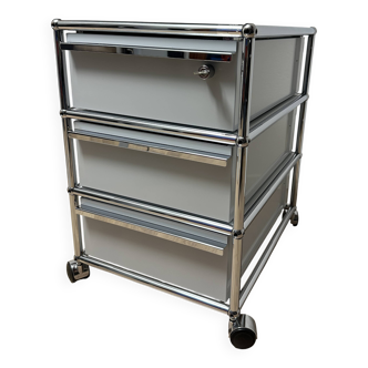 USM Haller wheeled cabinet in light grey