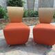 2 fauteuils en bois et tissu orange