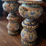 Nevers Montagnon: pair of columns with their basins decorated in the antique style.