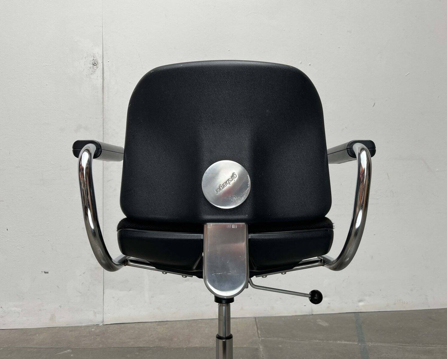 Vintage swivel office chair German model Eurochair 5600 by Fritz Makiol for Girsberger, 1970s.