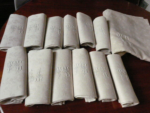 table service Tablecloth,12 Damask napkins and Monograms: FG or FC