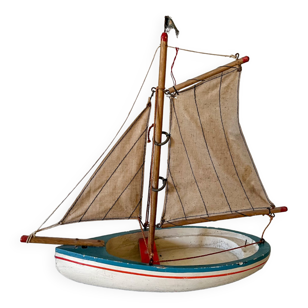 voilier-de-bassin-barque-navigable-en-bois-selency