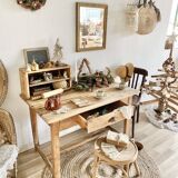 Farm table