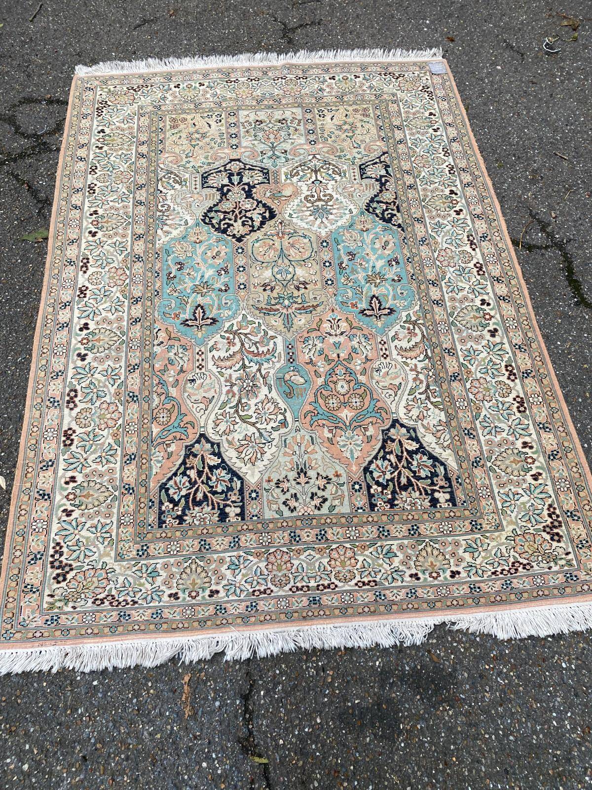 Handmade Persian rug beige cashmere wool from India 127x190cm