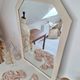 Miroir biseauté et mouluré beige