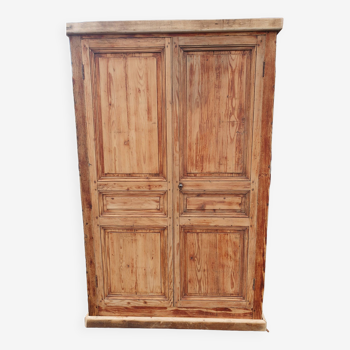 Armoire en pin