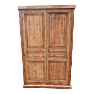 Armoire en pin
