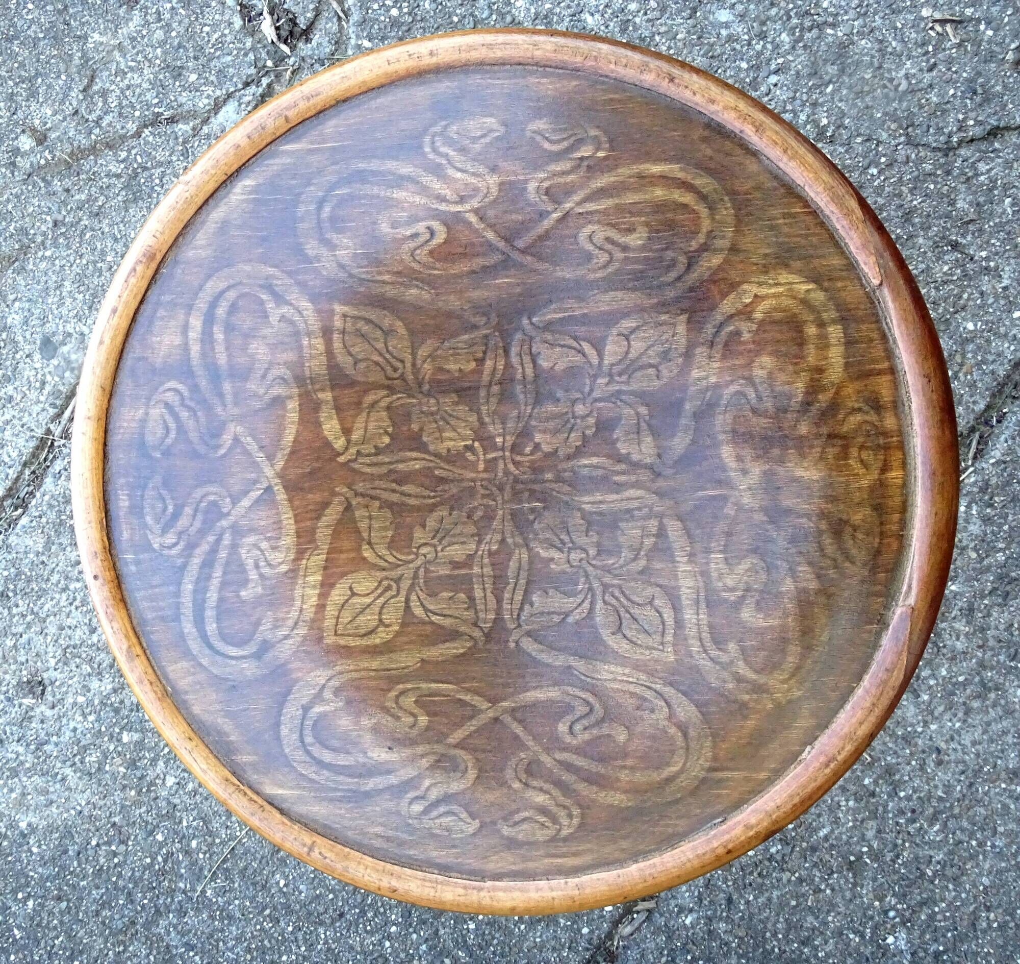 Thonet stool No.1 wooden seat Art Nouveau 1910