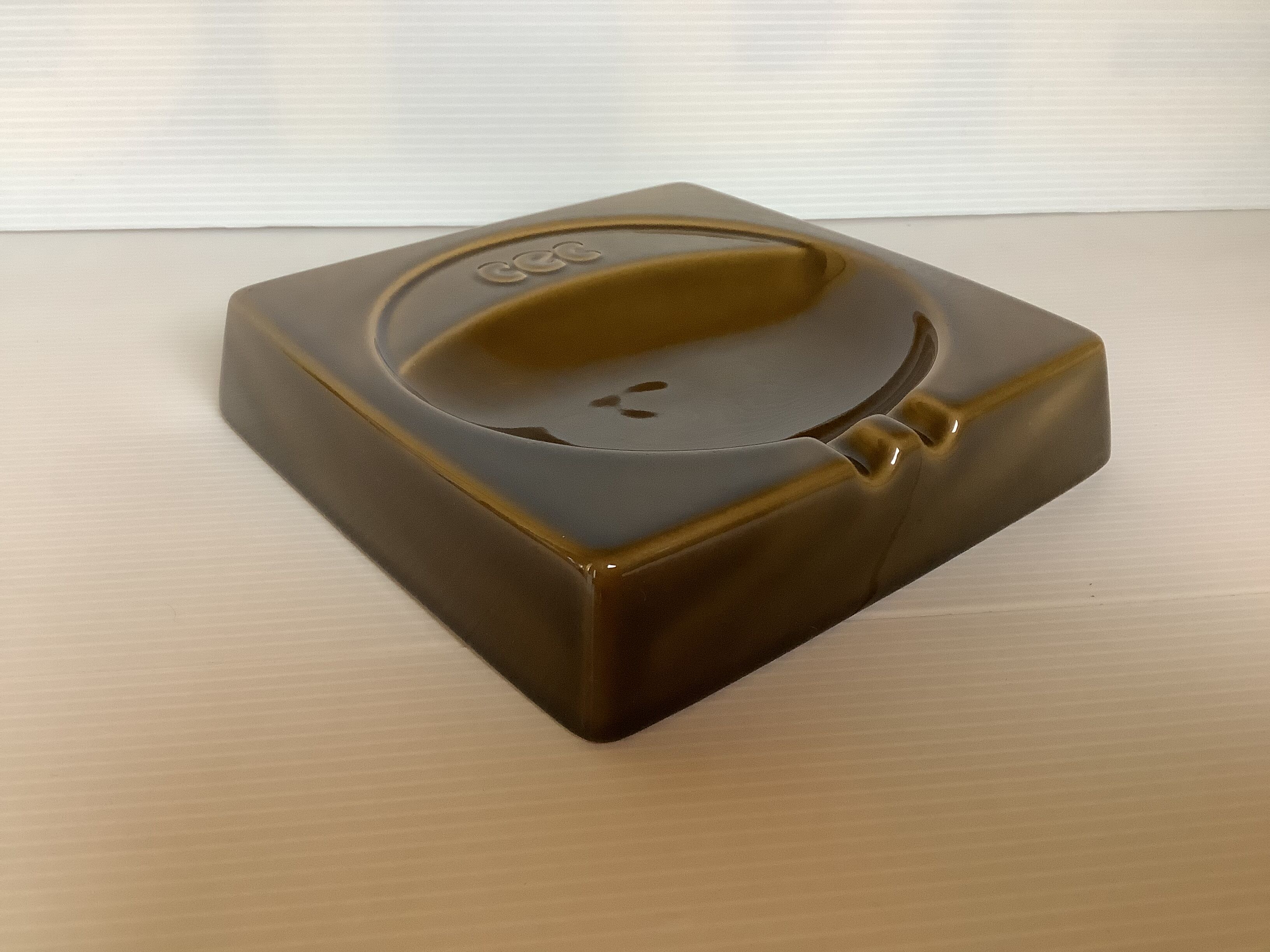 Brown ochre ashtray tray