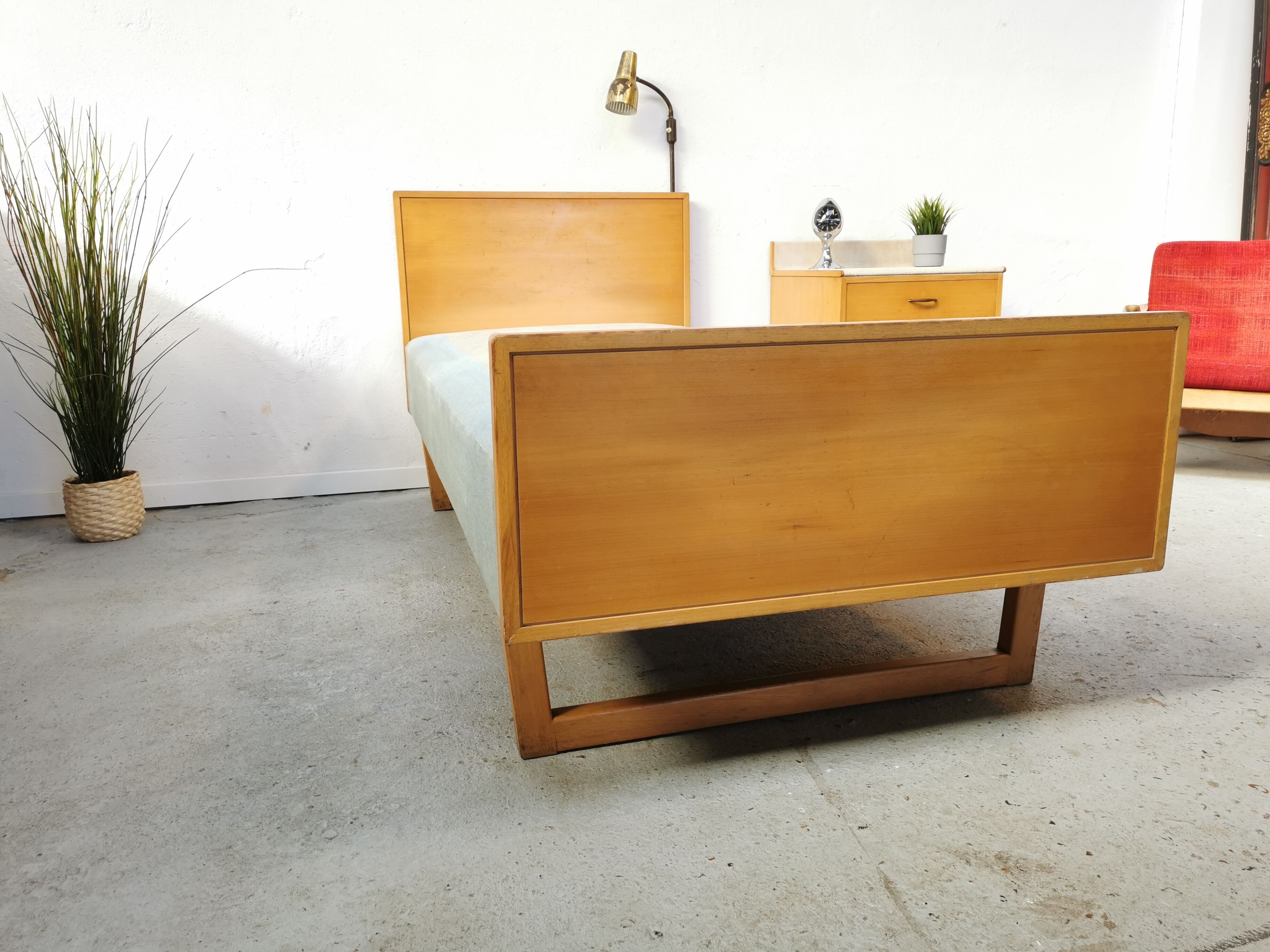 Vintage Scandinavian bed and lamp signed NK 1959