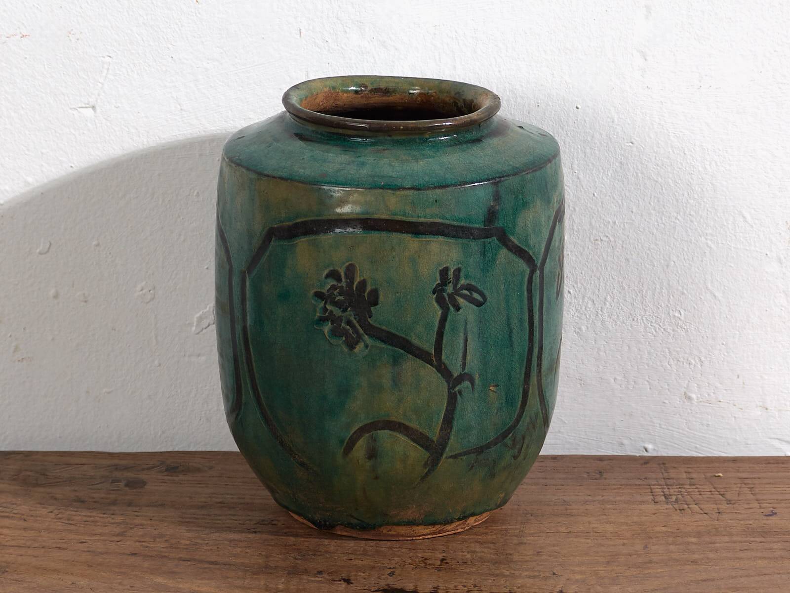 Ancient Asian vase with floral details (c.1820) #14