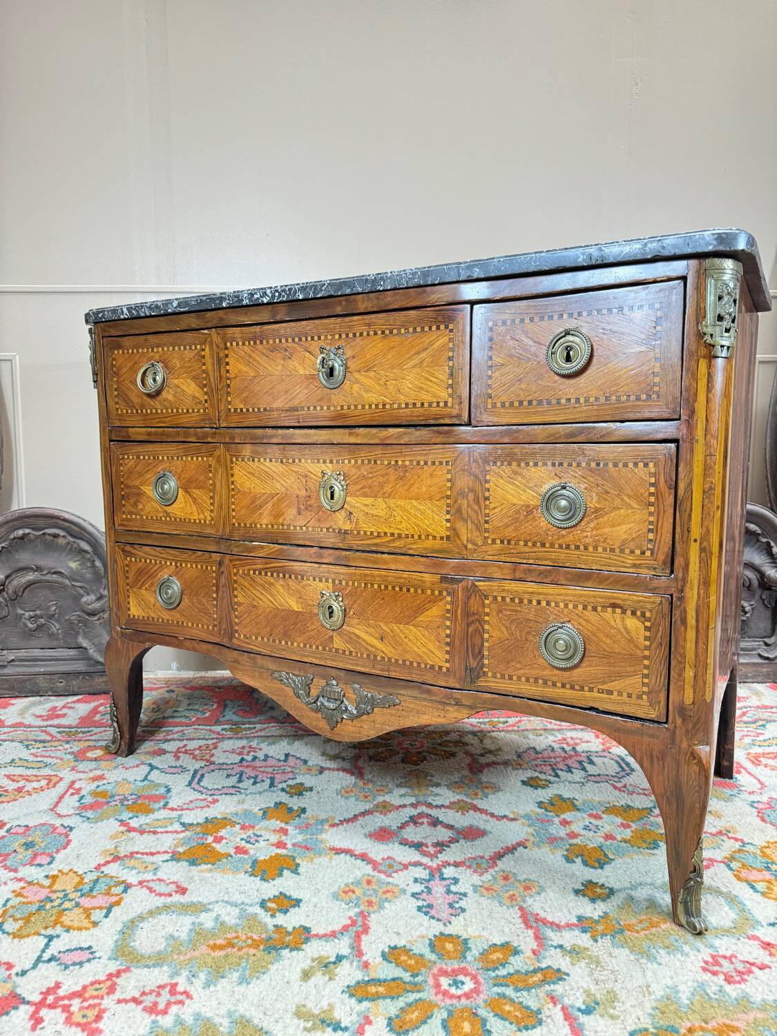 Kierchenbach Jean-adam commode à ressaut en marqueterie d’époque Louis XVI