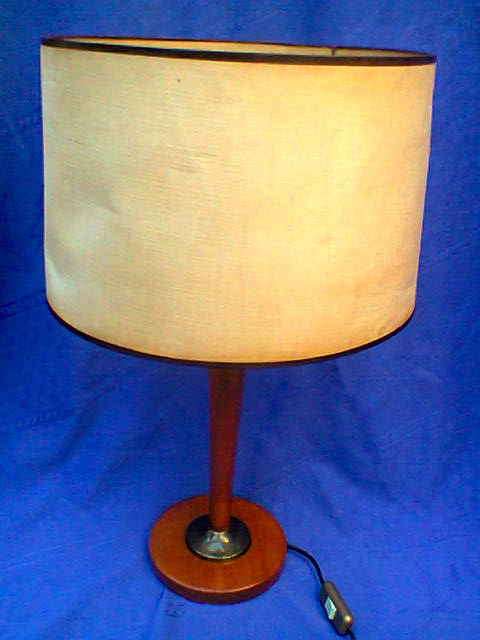 Desk lamp