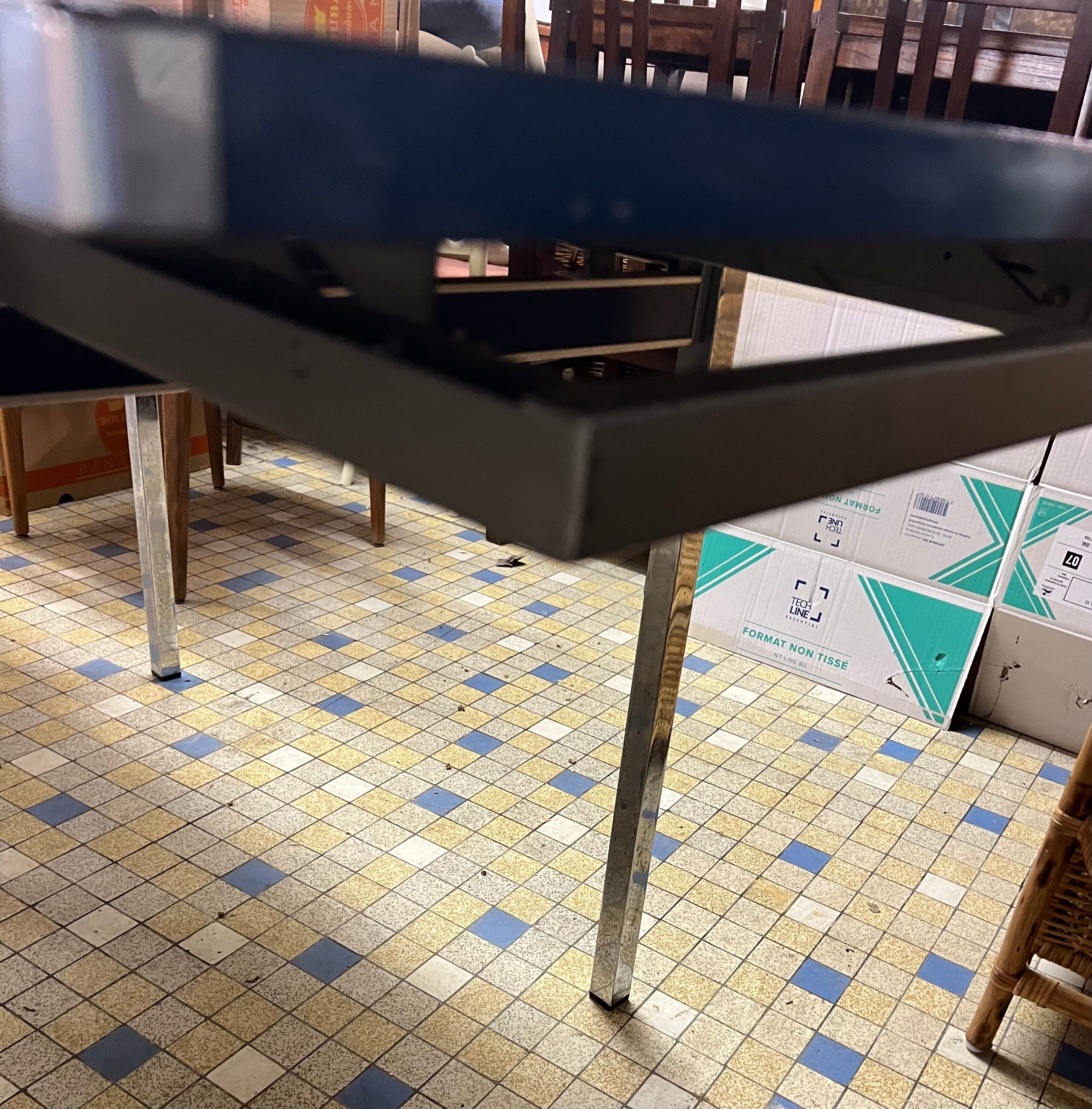 Formica table with extensions