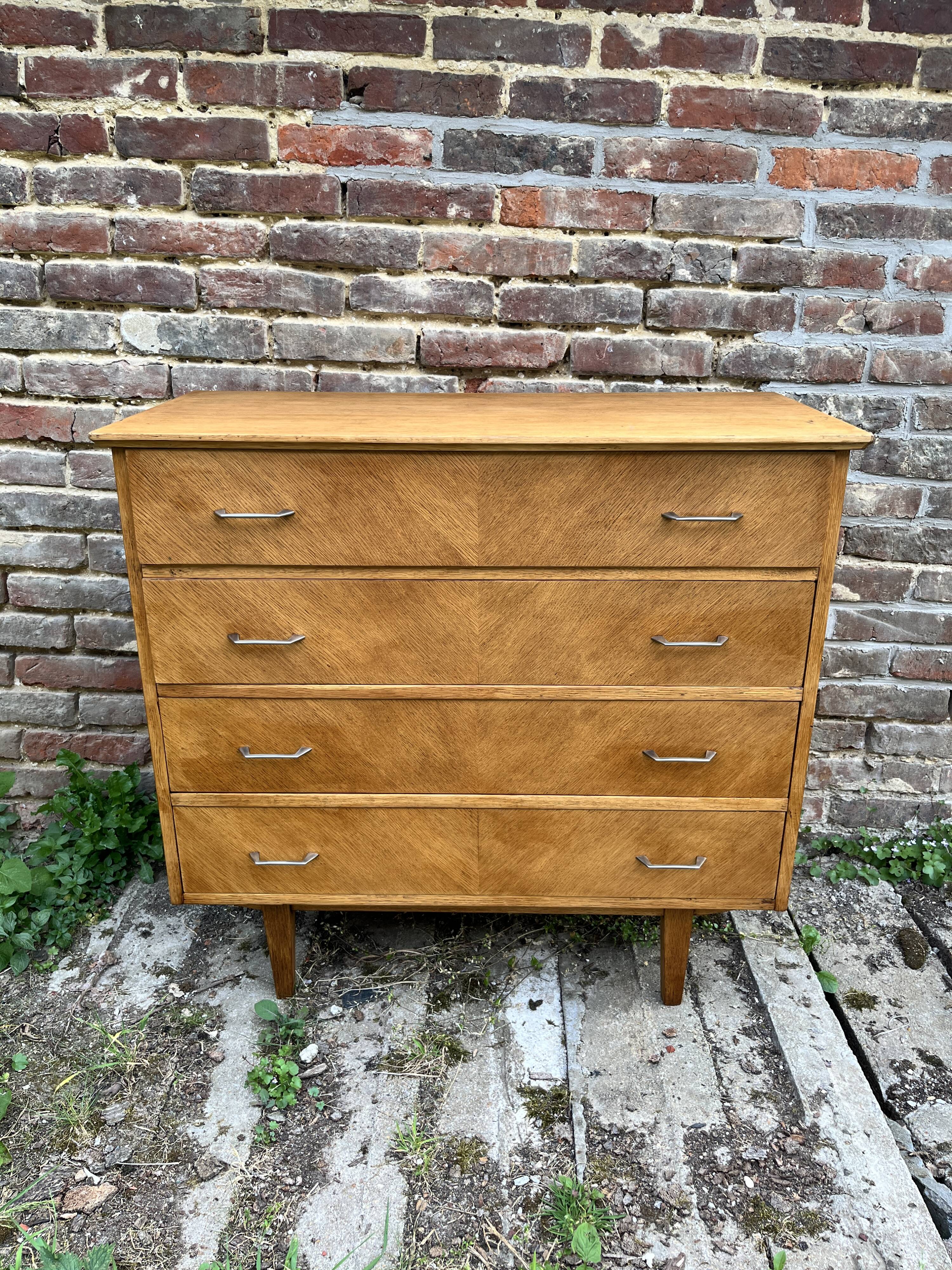 Wooden chest of drawers