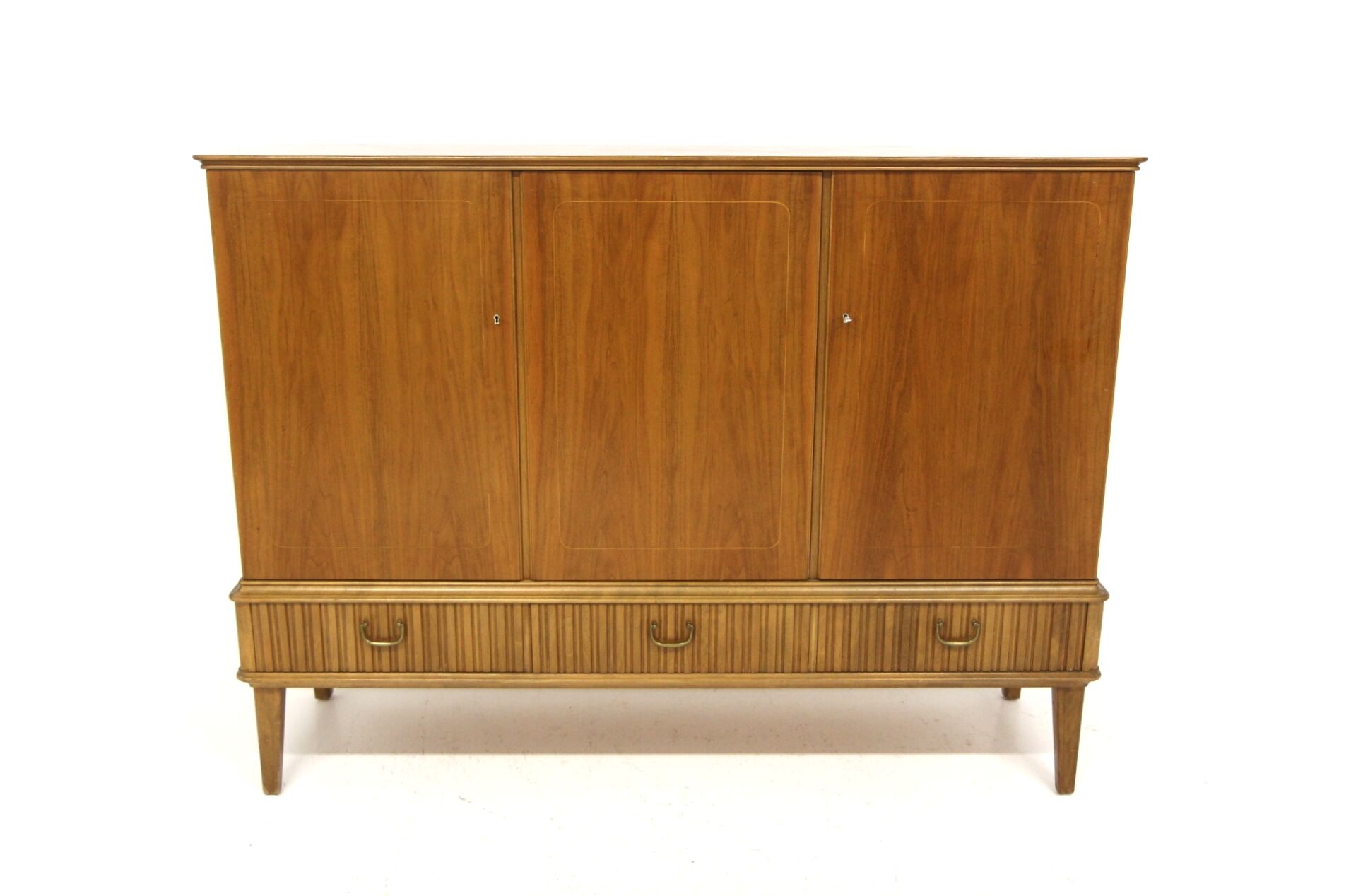 Scandinavian enfilade in walnut, Swedish modern, Sweden, 1940.