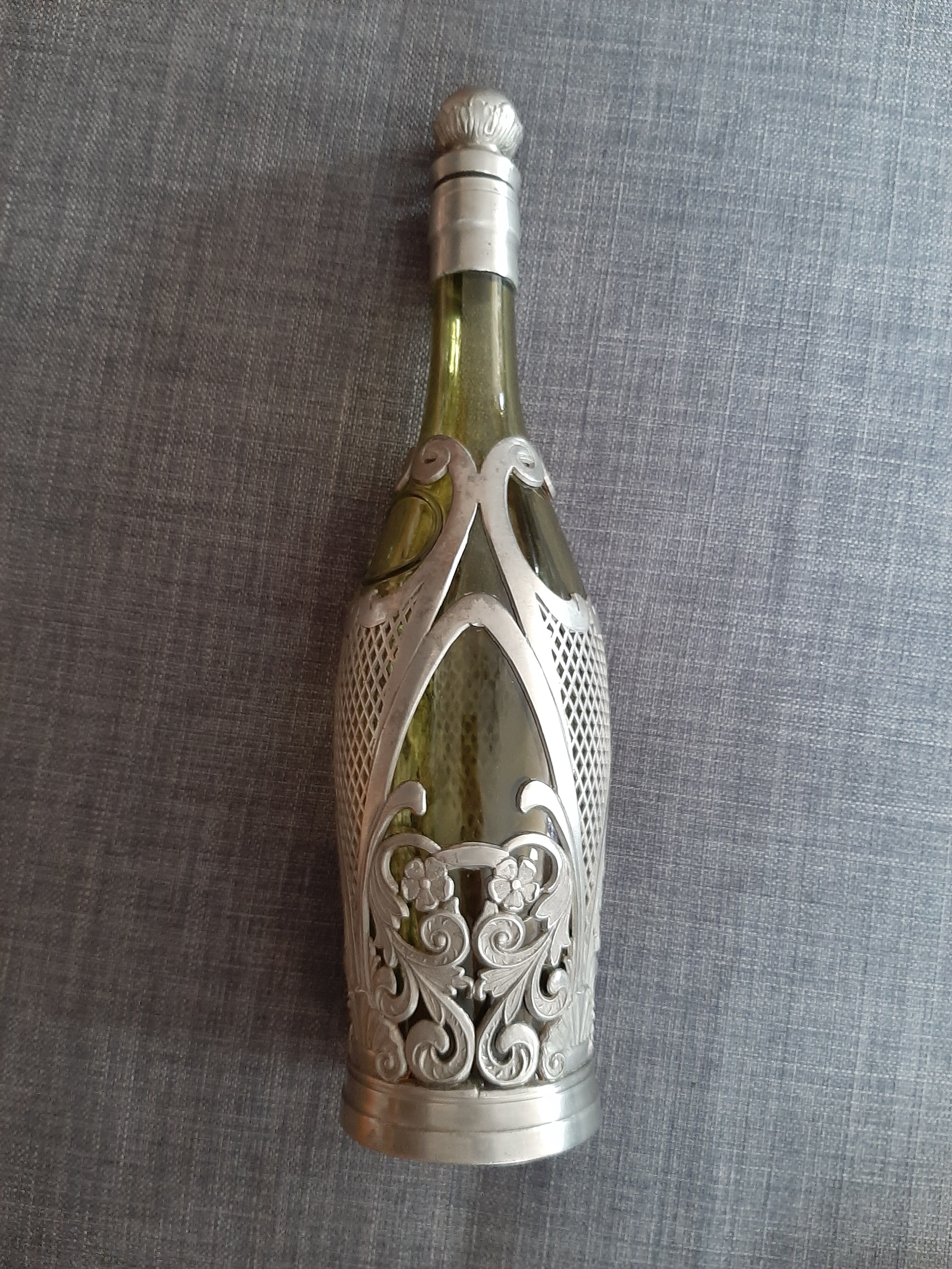 Carafe verre et etain les postainiers hutois