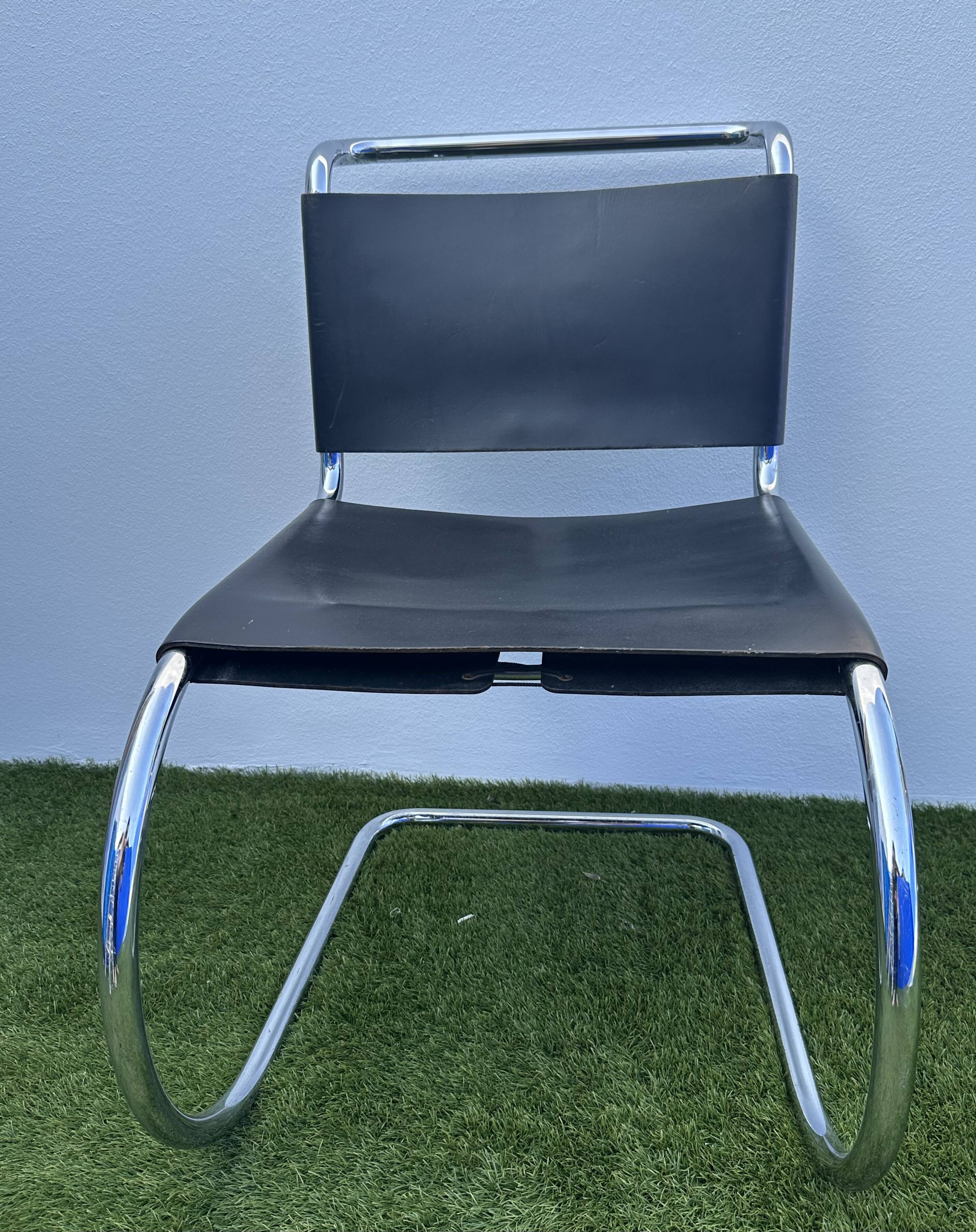 Pair of MR 10 chairs with Mies Van der Rohe laces, Knoll International