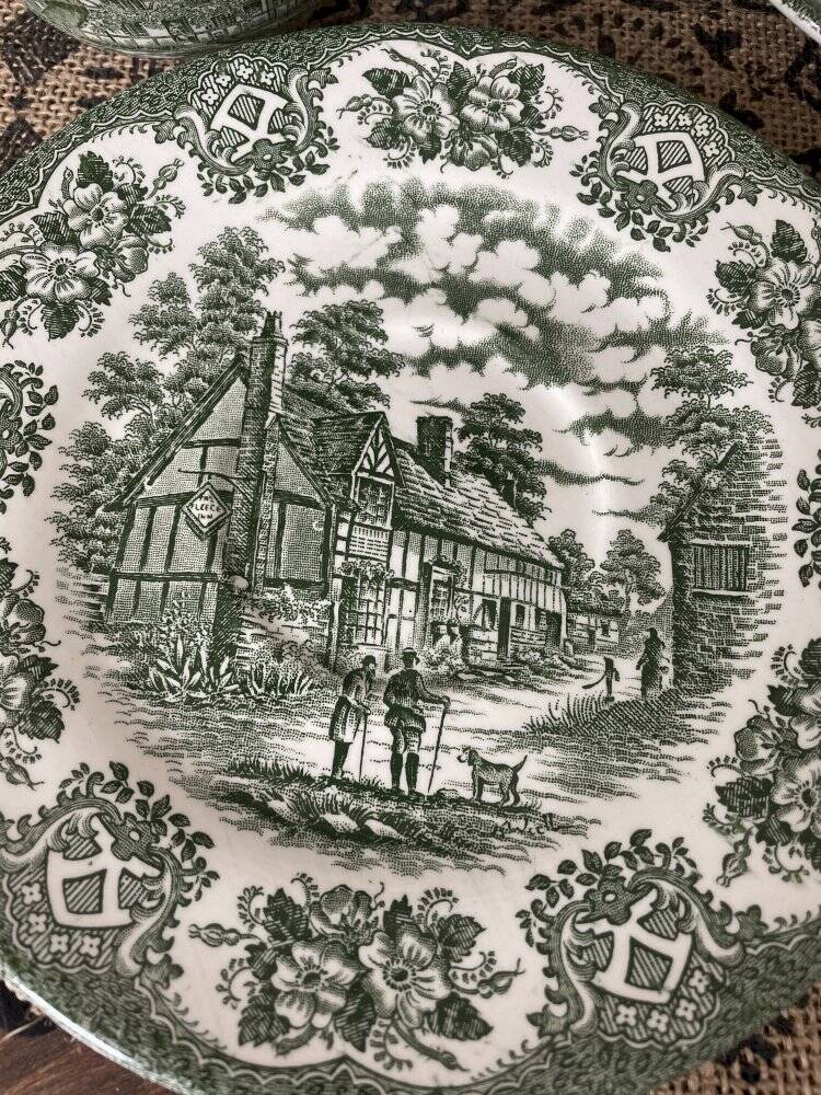 Ensemble de 2 bols à bouillon et soucoupes verts ironstone England