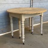 Round table with flap and extension