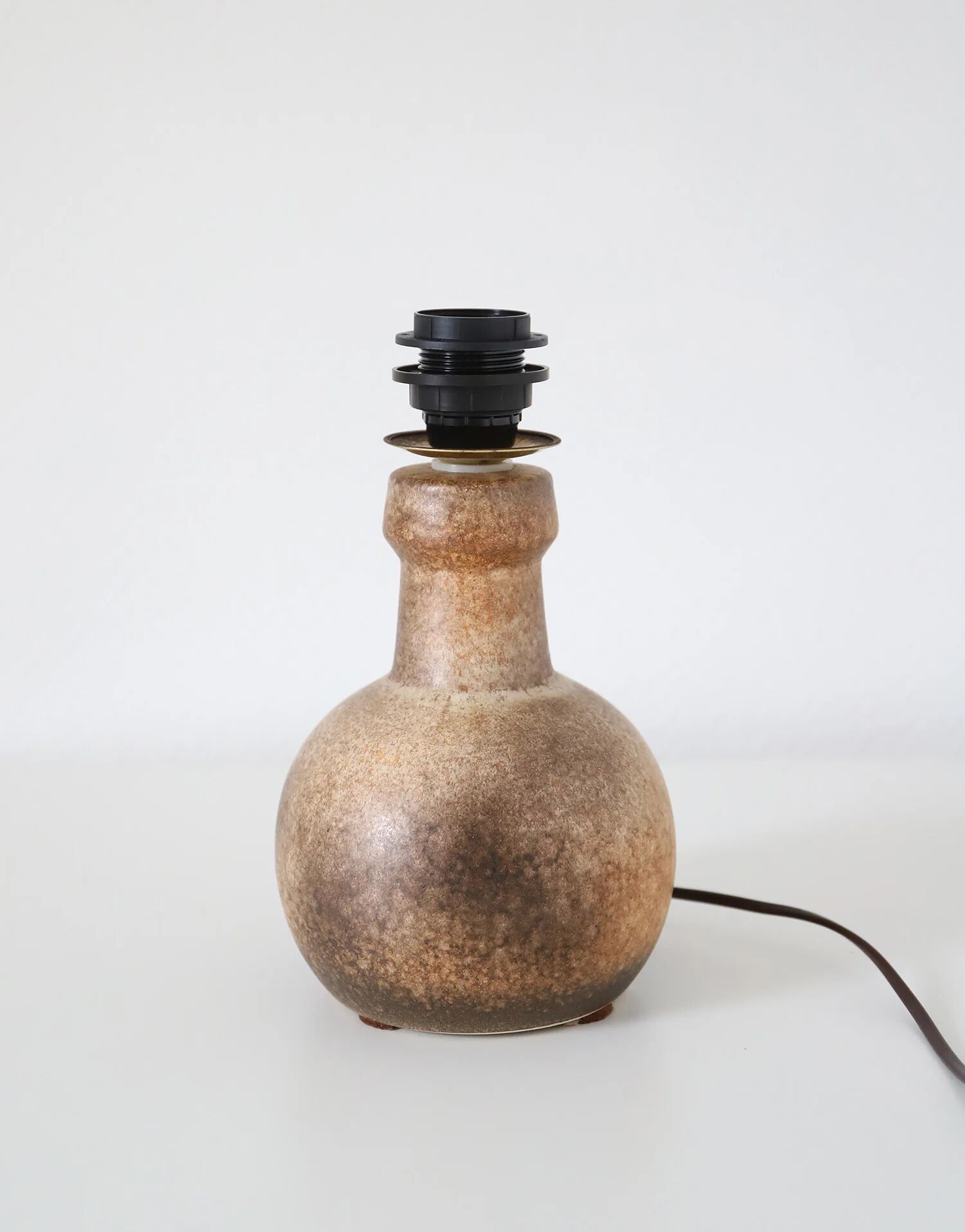 Table lamp – Vintage 60s ceramic and rattan shade