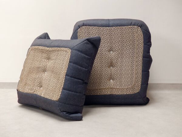 Ligne Roset Togo - fauteuil 1 place et pouf - tissu à rayures bleues