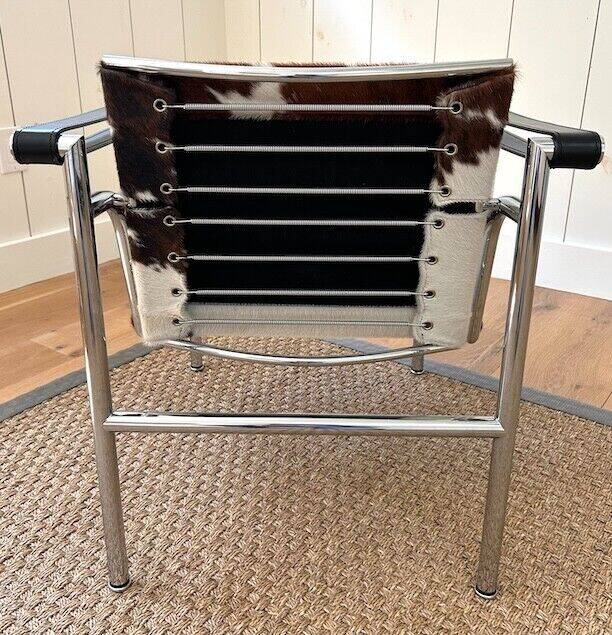 Le Corbusier LC1 Scarf Armchair by Cassina